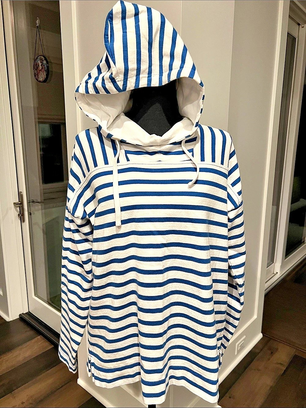 Vintage 2017 vineyard vines American Rugby Striped Hoodie in Blue & White Size M